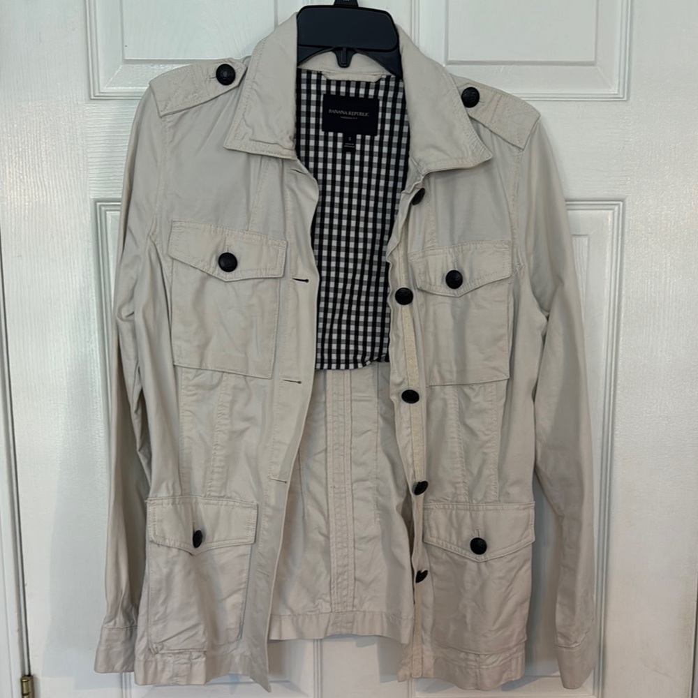 Banana Republic Cream Blazer with Black Accents